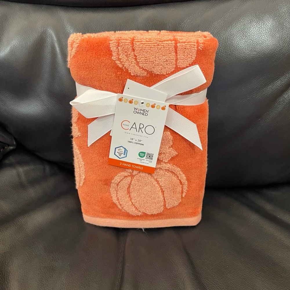 Thanksgiving CARO HOME Pumpkin Hand Towels (2) Thanksgiving Pumpkin Towels